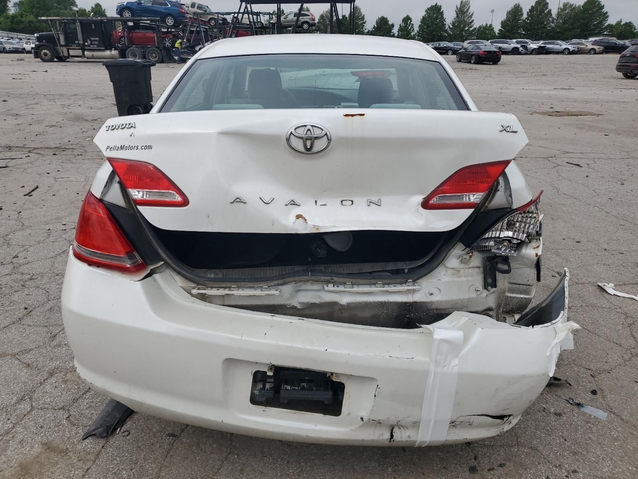 2005 Toyota Avalon xl