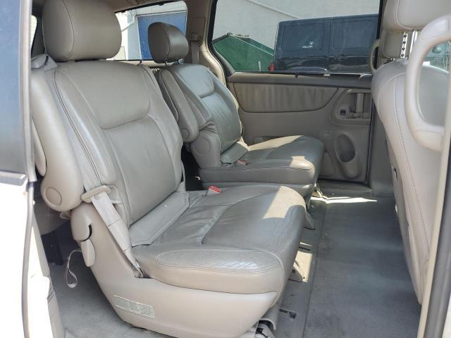 2004 Toyota Sienna xle Limited 7-passenger