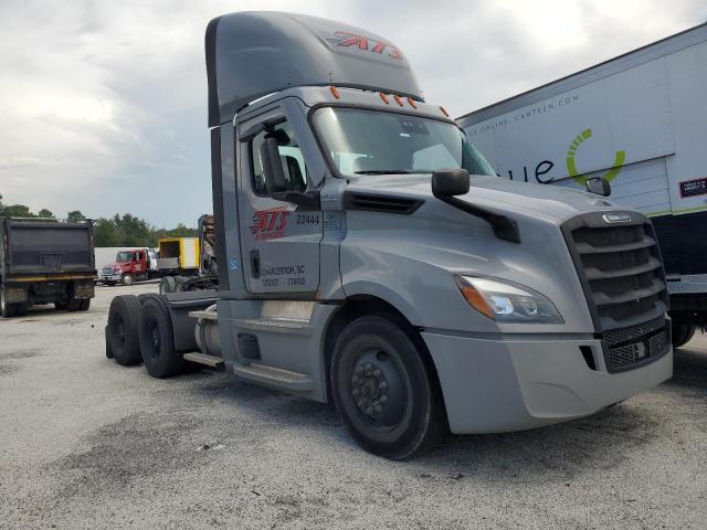 2022 Freightliner Cascadia 126 Semi Truck
