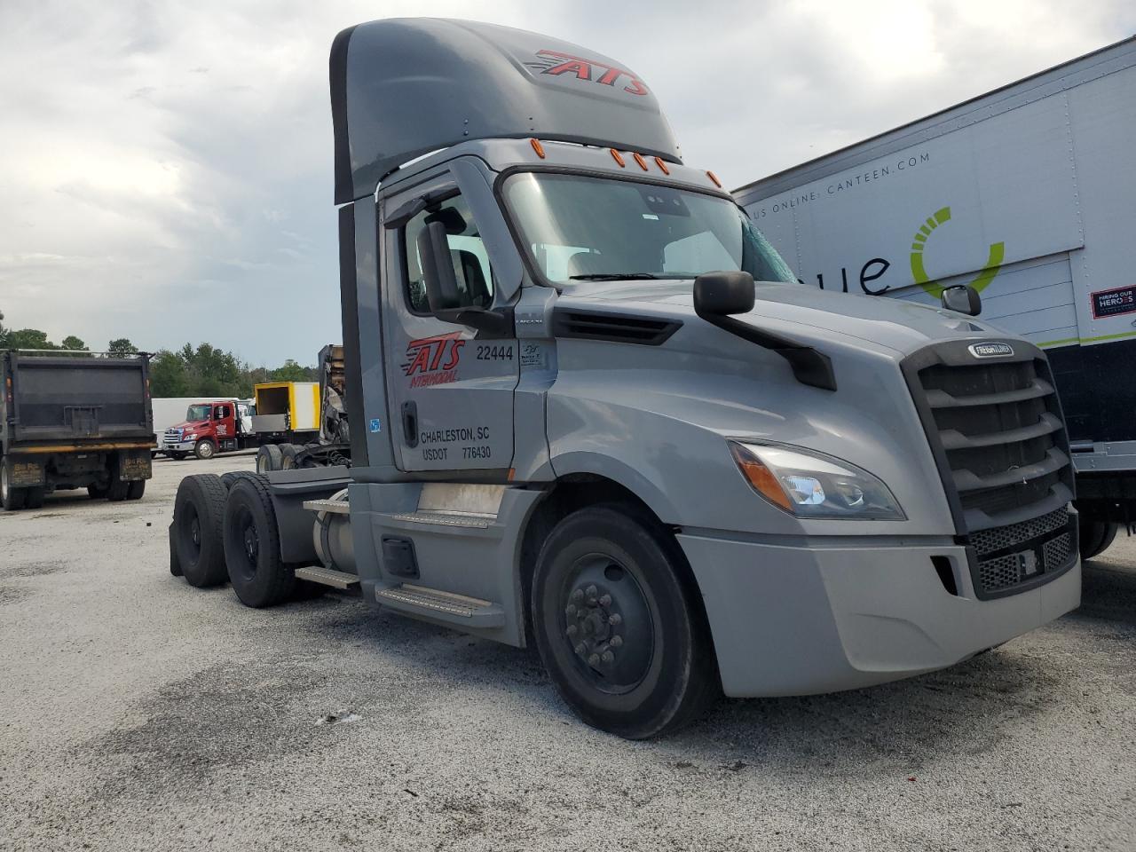 2022 Freightliner Cascadia 126 Semi Truck
