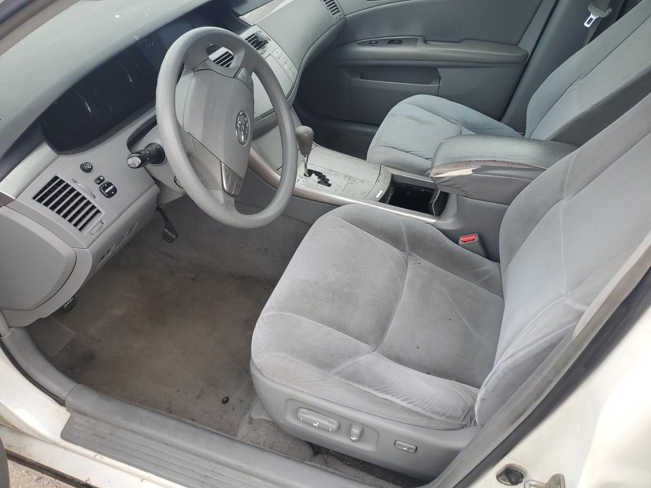 2005 Toyota Avalon xl