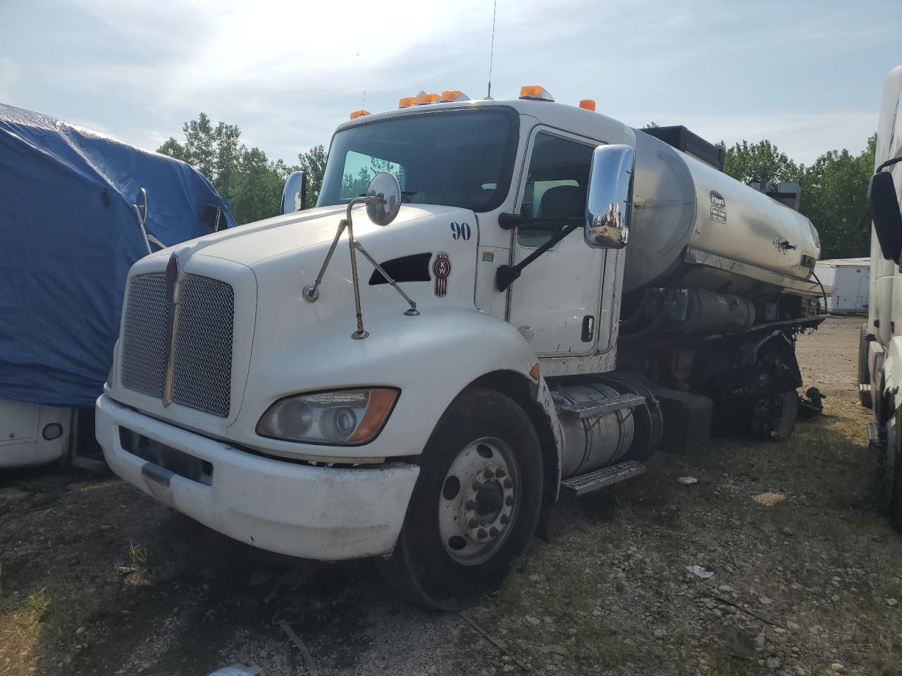 2017 Kenworth T370 OIL Distributor Truck