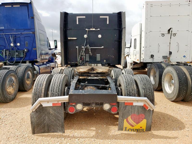 2016 Peterbilt 579 Semi Truck