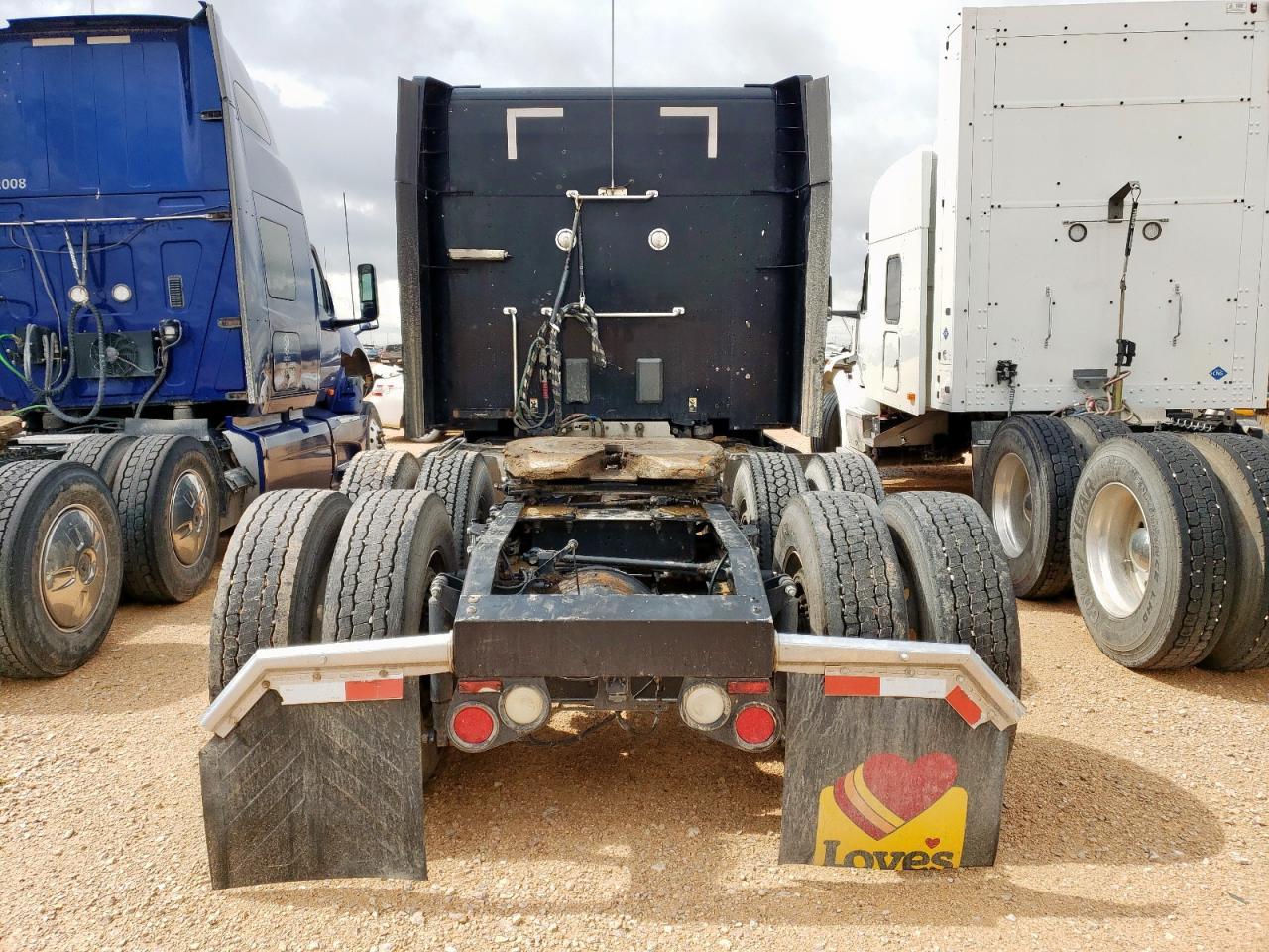 2016 Peterbilt 579 Semi Truck