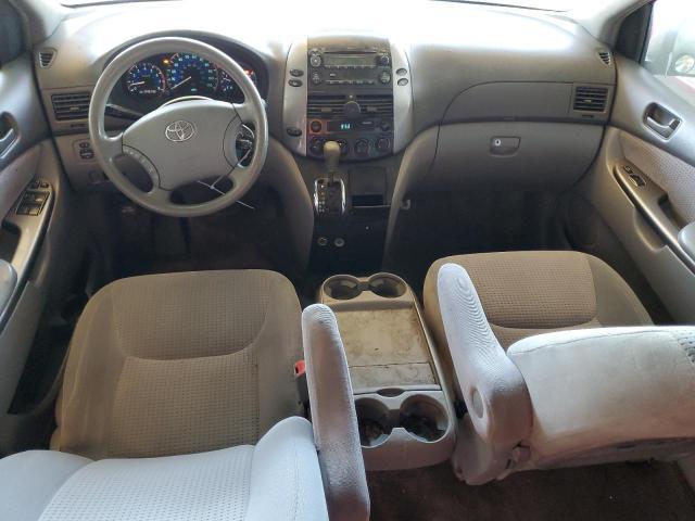 2006 Toyota Sienna le 8 Passenger