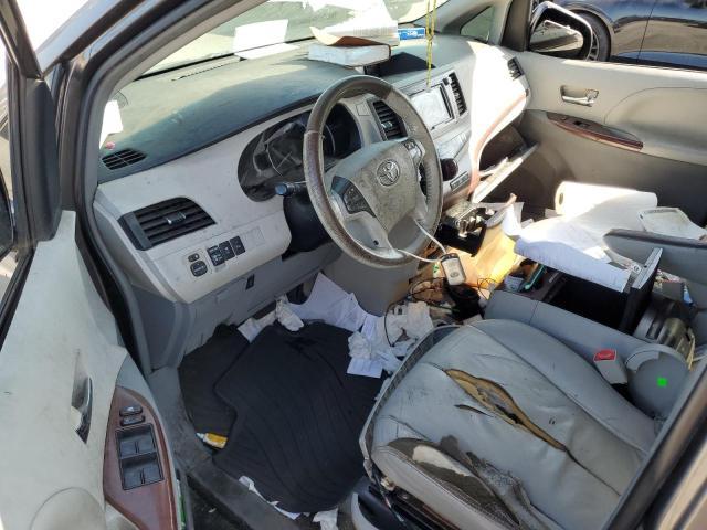 2013 Toyota Sienna xle 8-passenger