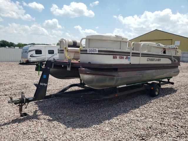 2000 Crestliner Boat
