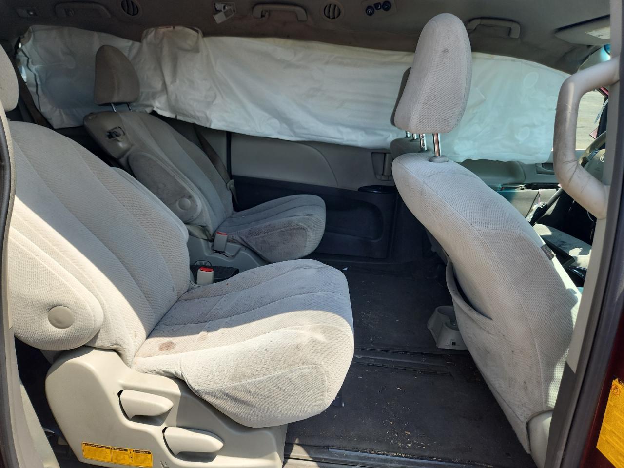 2011 Toyota Sienna le