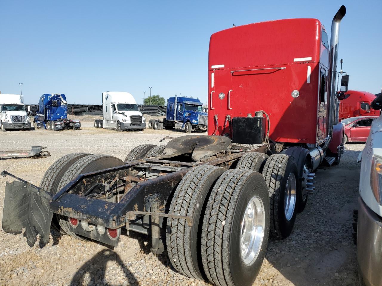 2005 Kenworth W900 Semi Truck