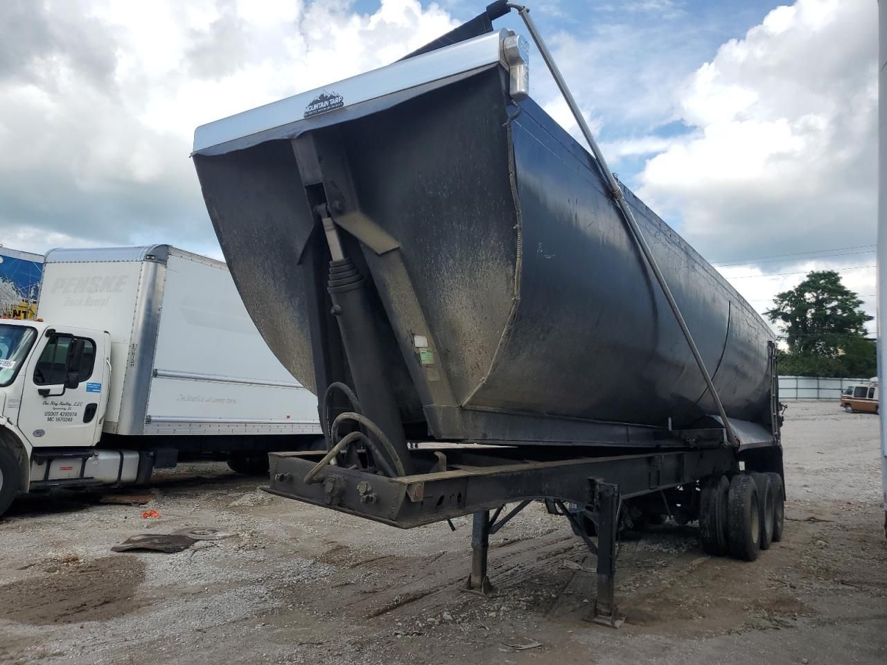 1985 East Manufacturing 2015 East END Dump Trailer