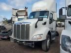 2016 Peterbilt 579 Semi Truck