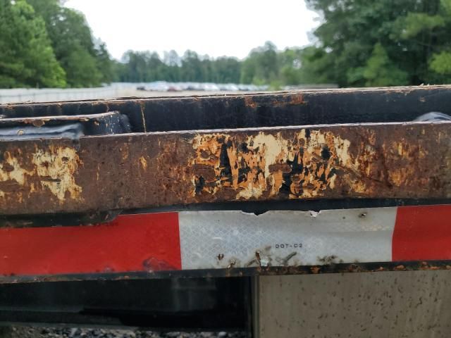 2011 Great Dane 2011 Great Dane Flatbed Trailer Mounted Forklift
