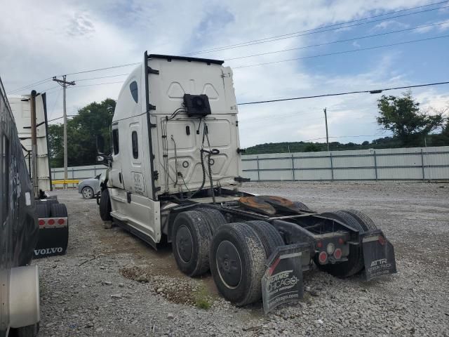 2021 Freightliner Cascadia 126