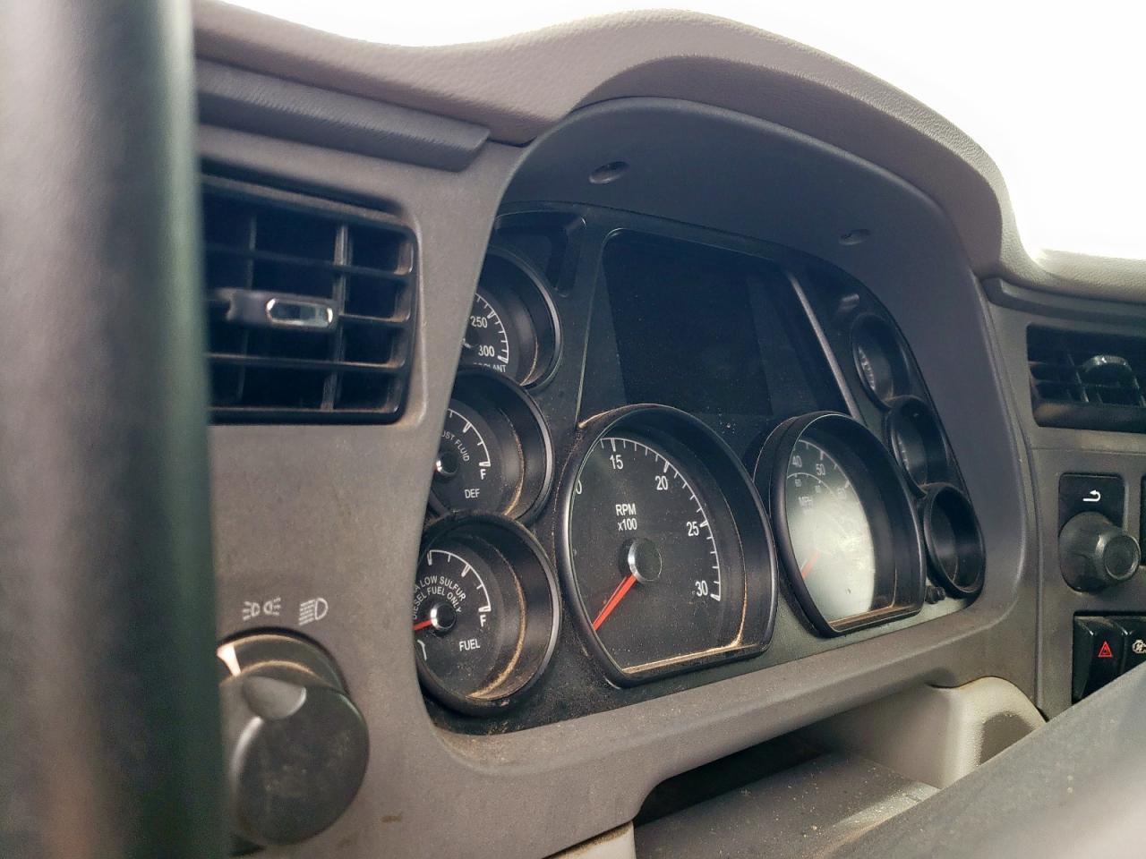 2016 Peterbilt 579 Semi Truck