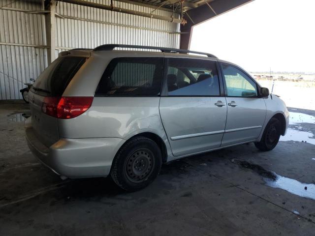 2006 Toyota Sienna le 8 Passenger