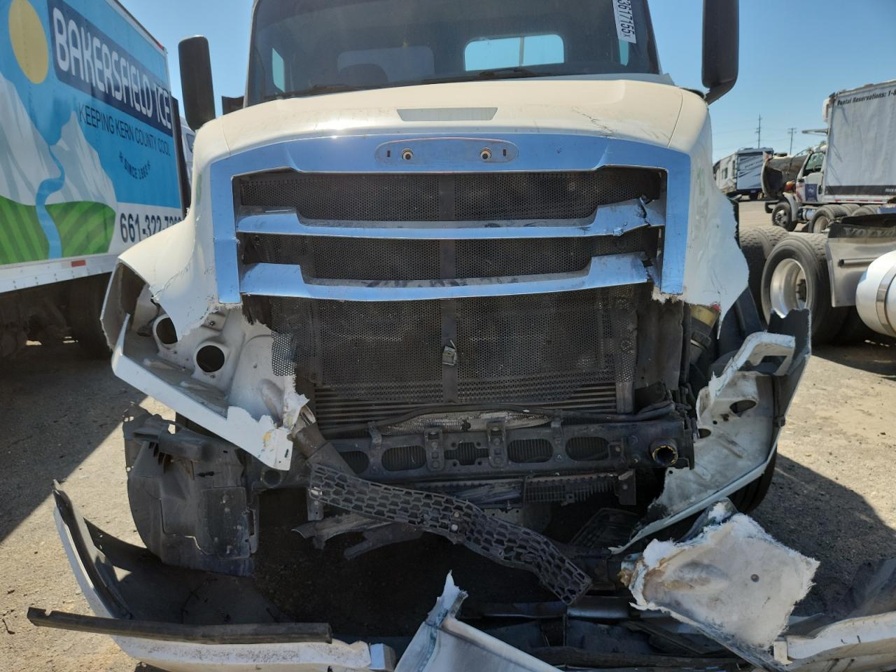 2018 Freightliner Cascadia 126 Semi Truck