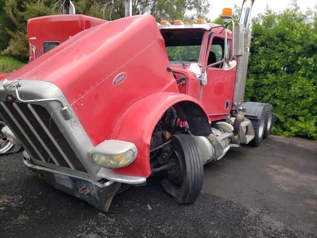 2009 Peterbilt 388 Semi Truck