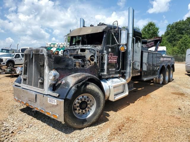 2001 Peterbilt 379 TOW Truck