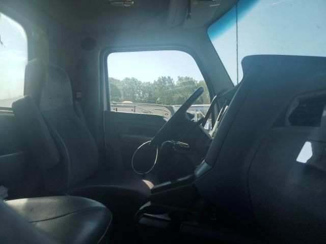 2014 Kenworth T680 Semi Truck