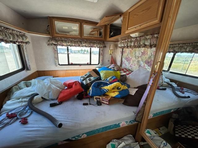1995 Fleetwood 1995 Chevrolet P30