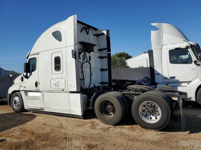 2015 Freightliner Cascadia 125 Semi Truck