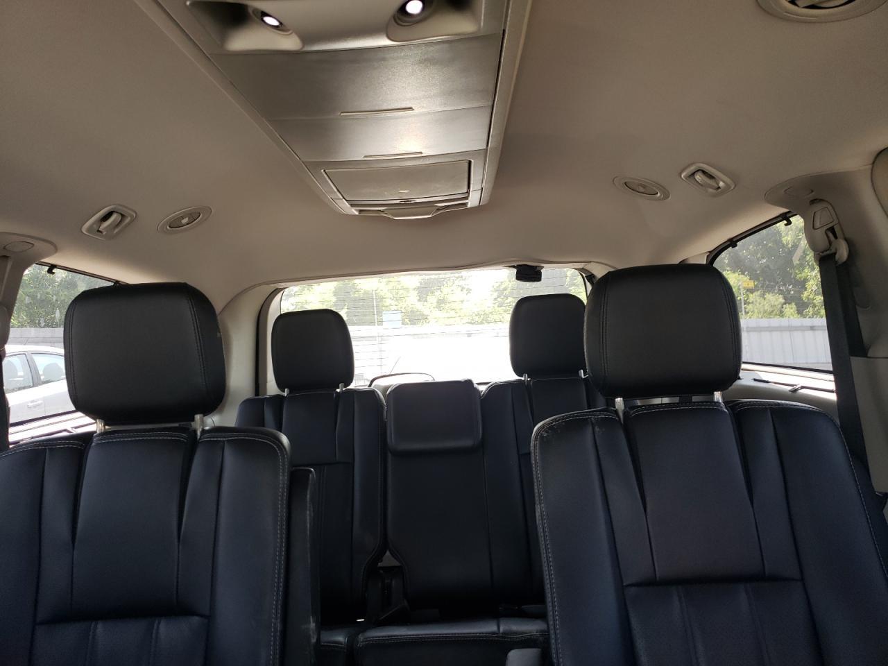 2014 Chrysler Town & Country Touring l