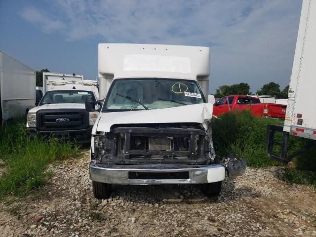 2021 Ford Econoline E350 Super Duty Cutaway Van