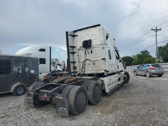 2021 Freightliner Cascadia 126