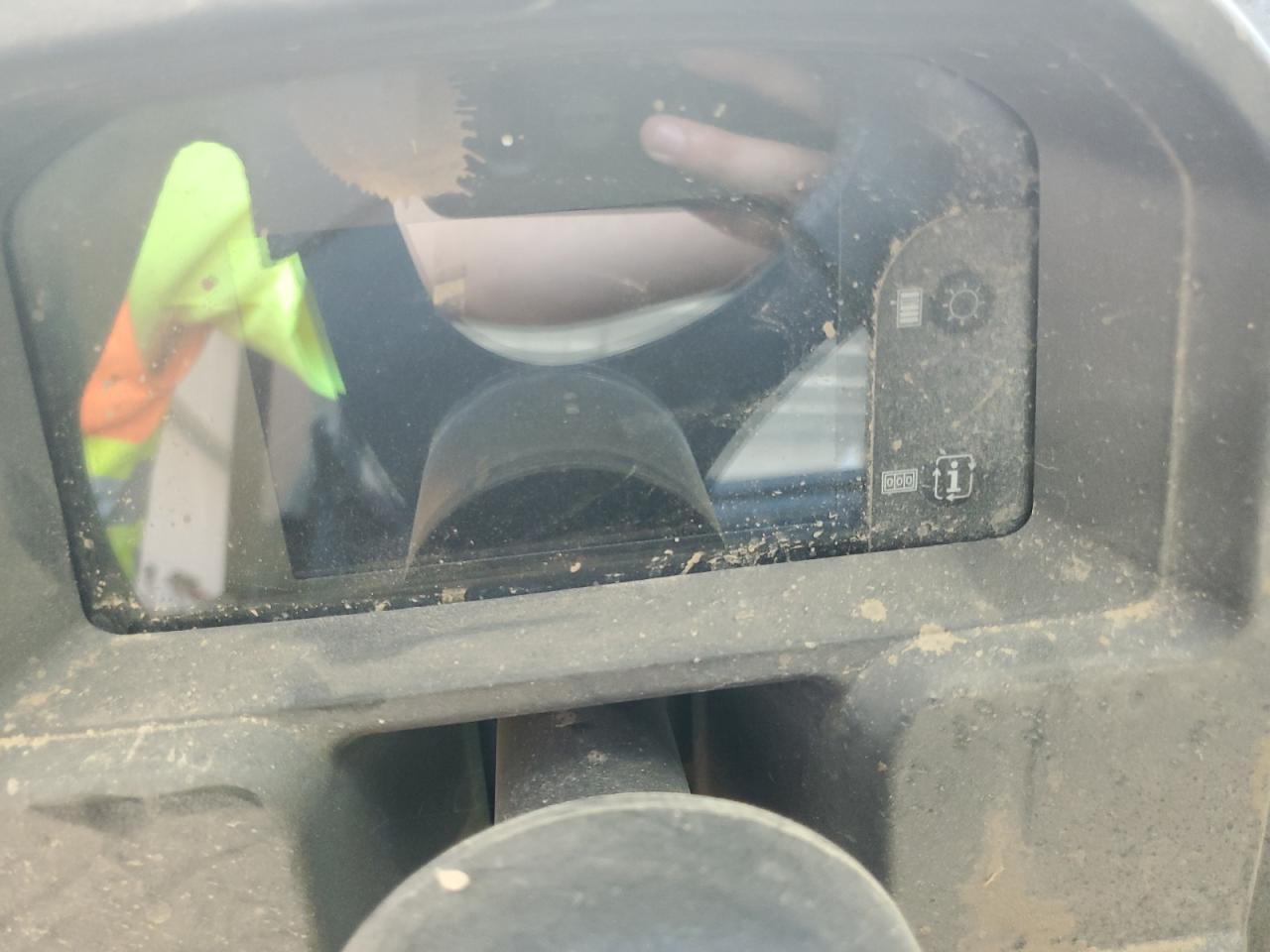 2023 John Deere XUV835M