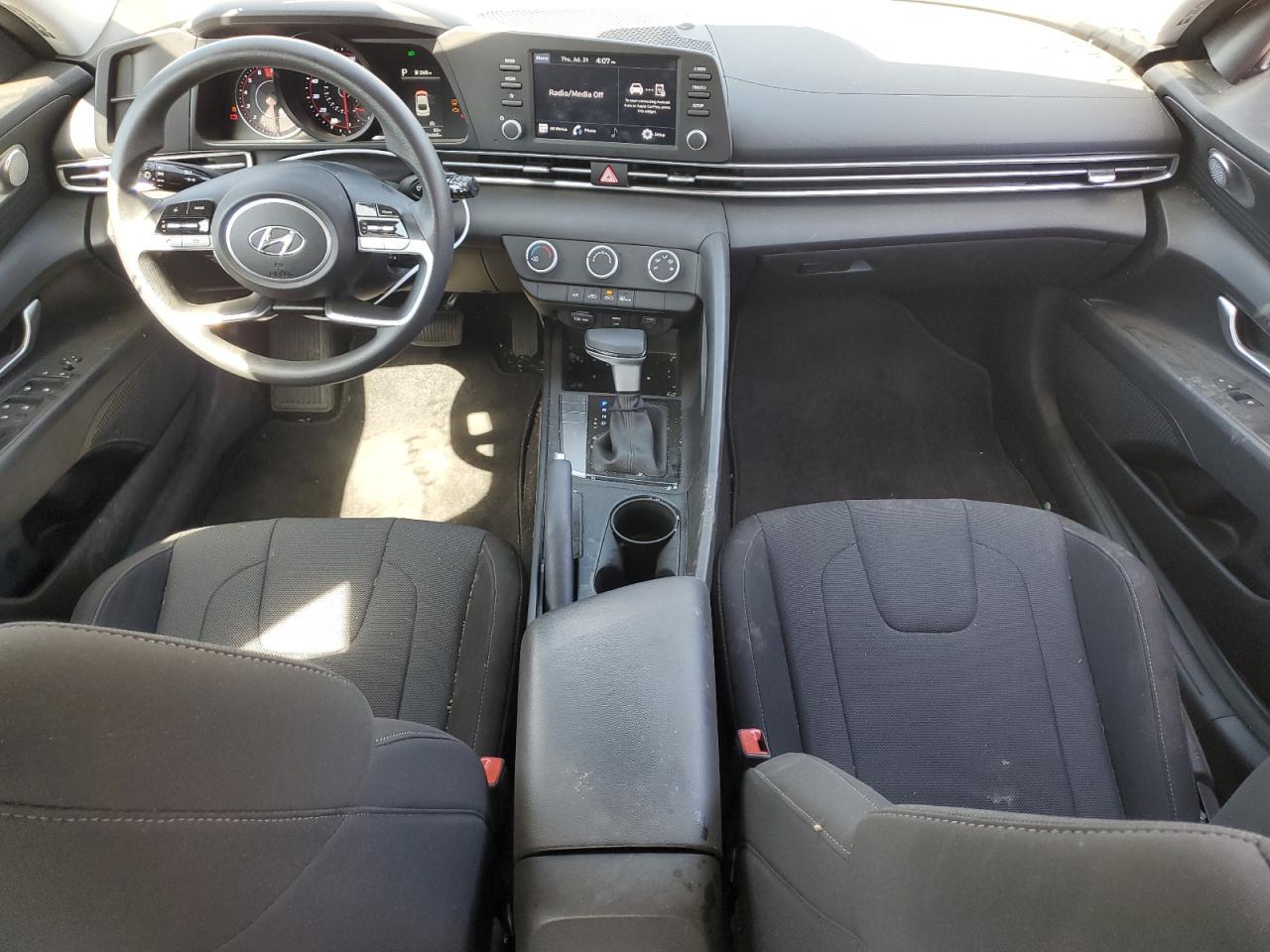 2023 Hyundai Elantra se
