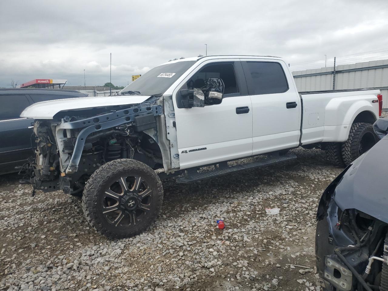 2022 Ford F350 Super