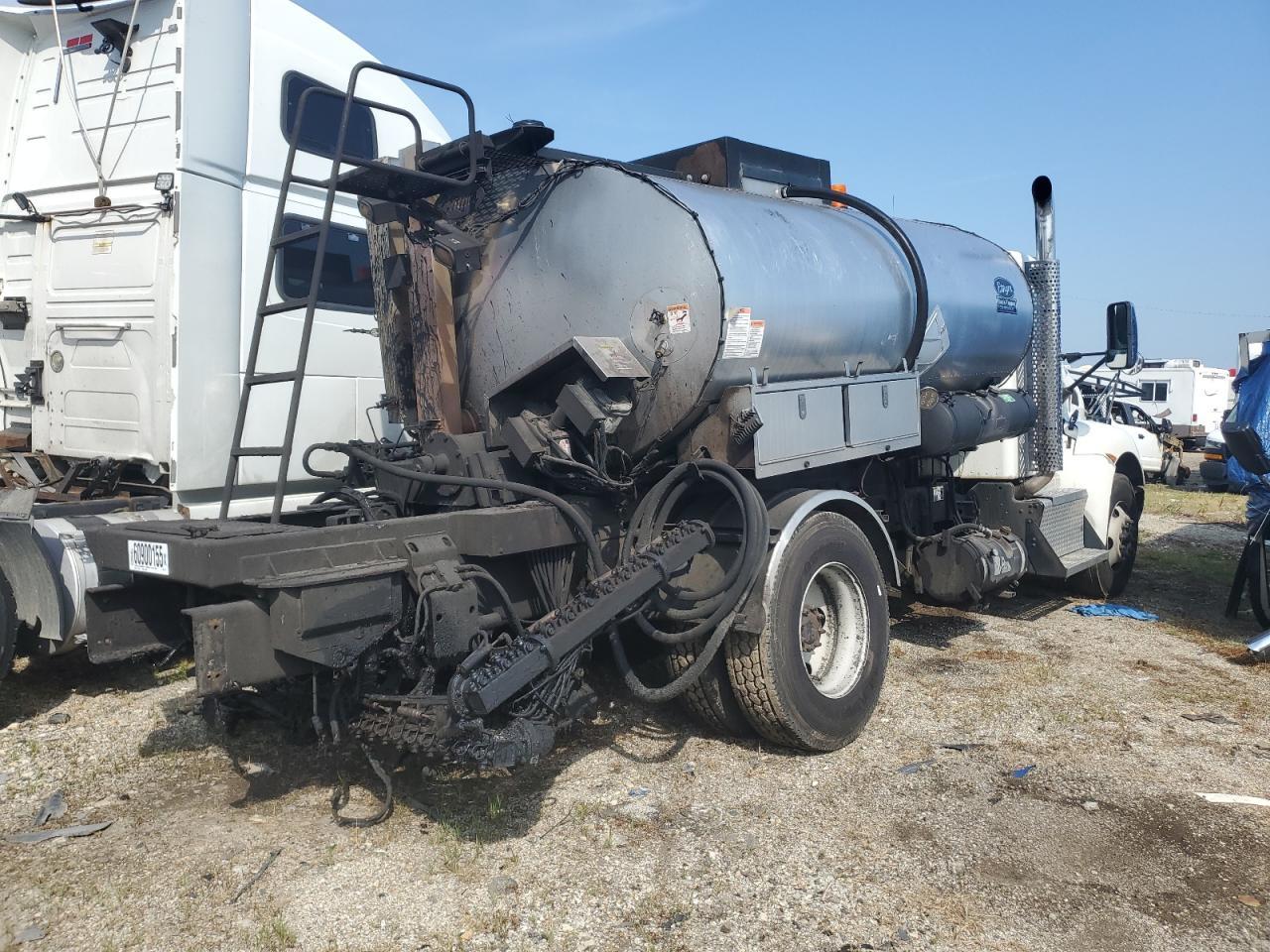 2017 Kenworth T370 OIL Distributor Truck