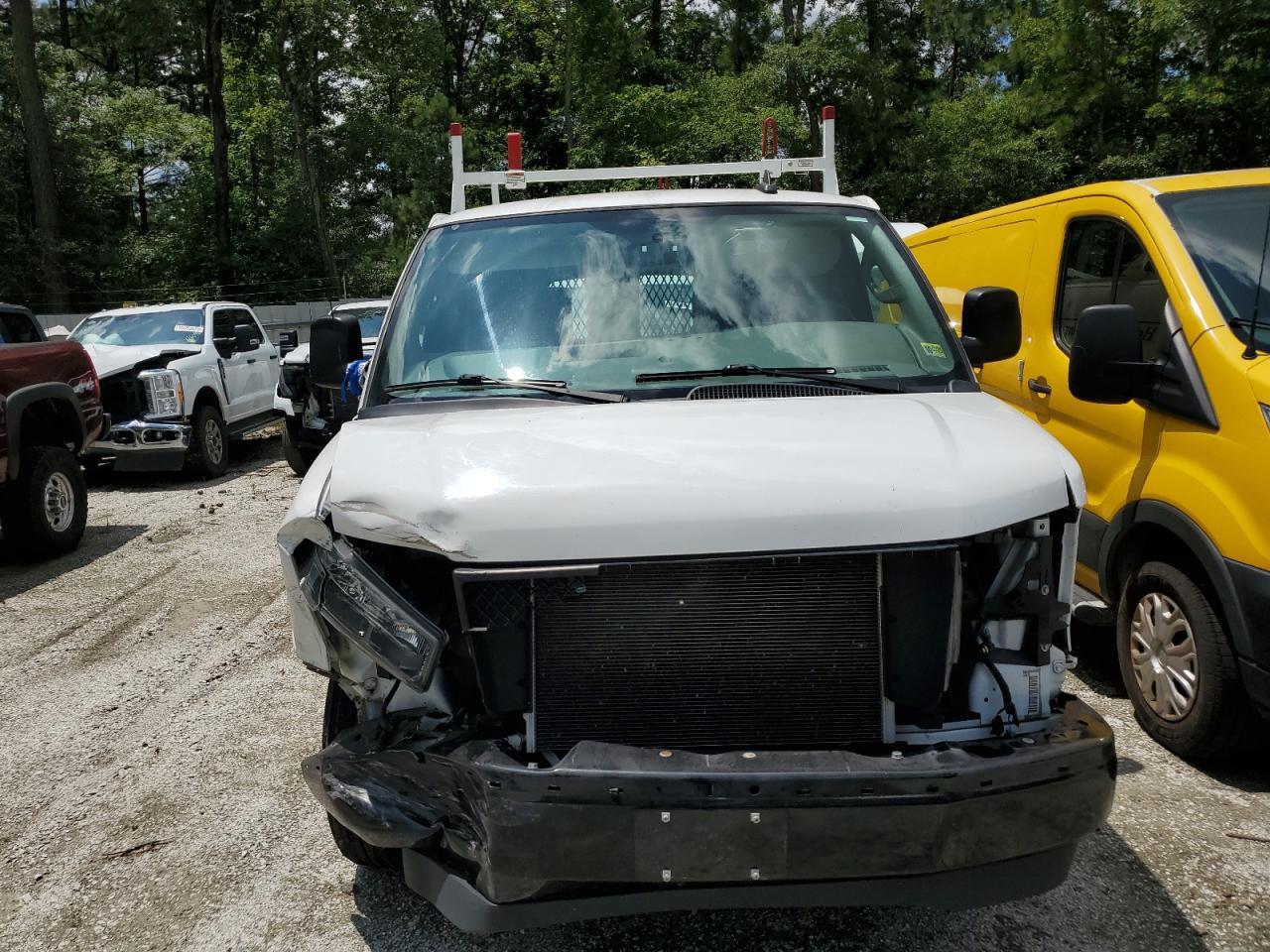 2020 Chevrolet Express G2500