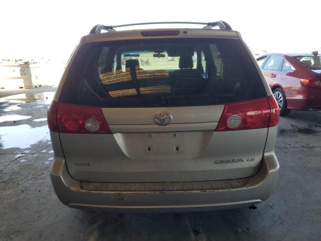 2006 Toyota Sienna le 8 Passenger