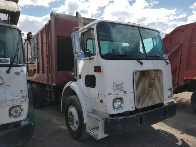 1995 Volvo WX Refuse Truck