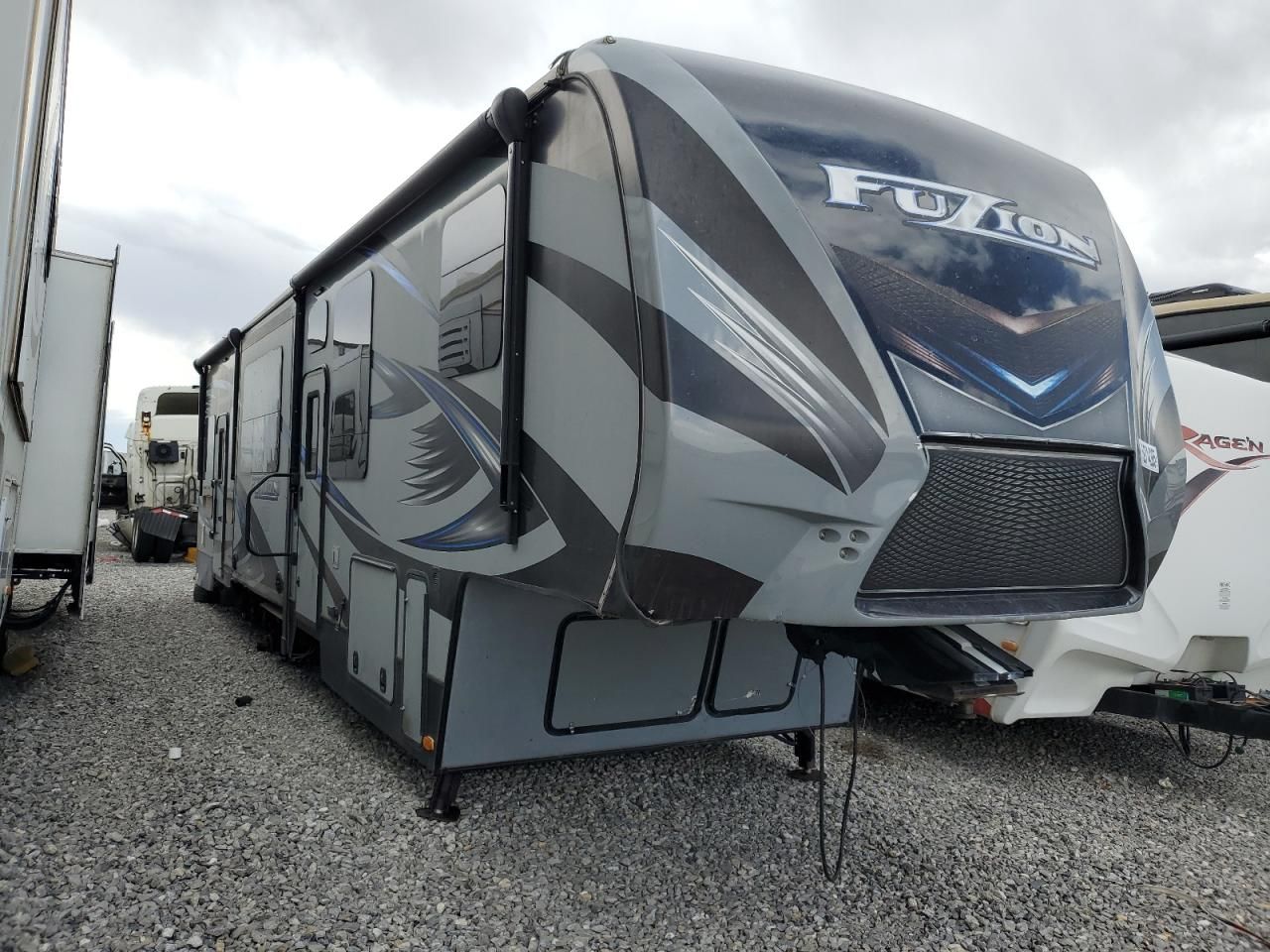 2015 Keystone Fuzion