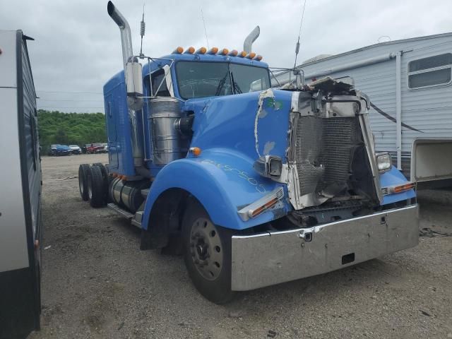 2000 Kenworth W900 Semi Truck