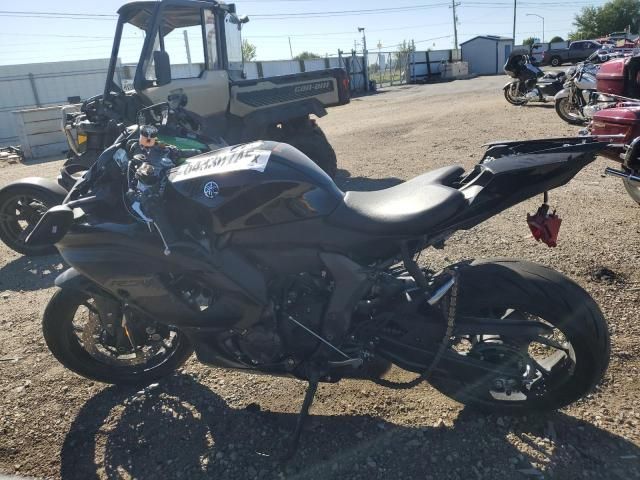 2025 Yamaha YZFR7