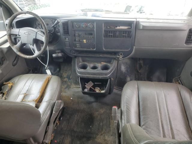 2004 Chev Express Cargo 2500 1