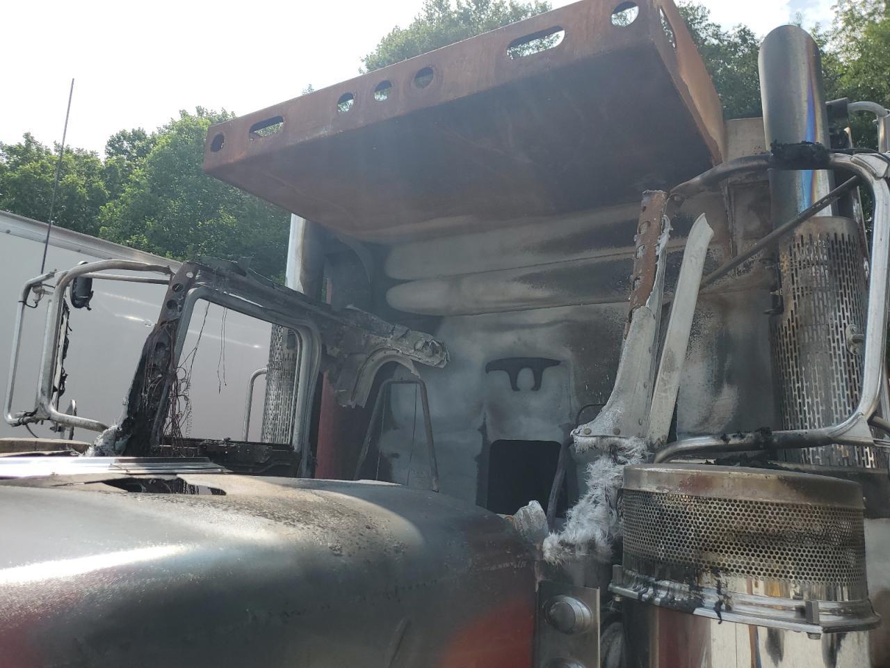 2024 Peterbilt 389 Dump Truck