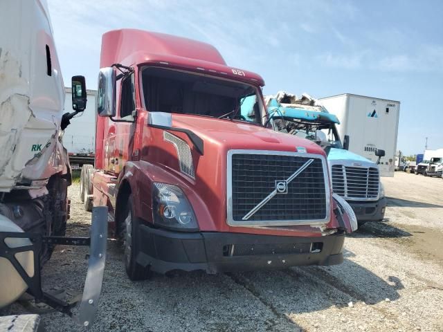2014 Volvo VNL Semi Truck