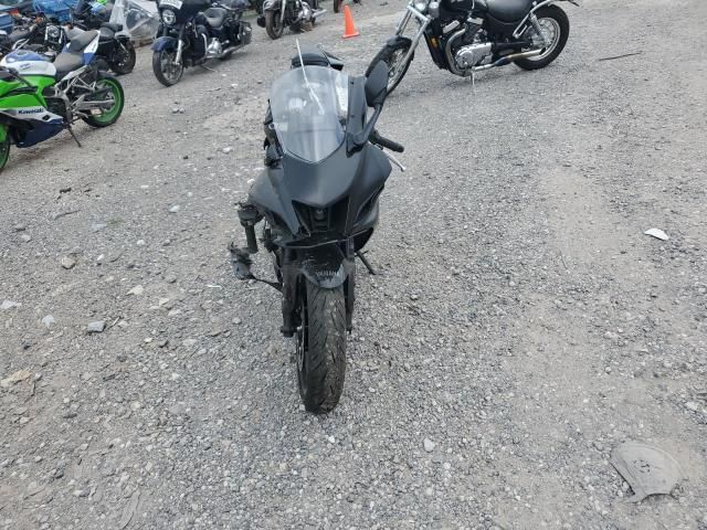 2025 Yamaha YZFR7