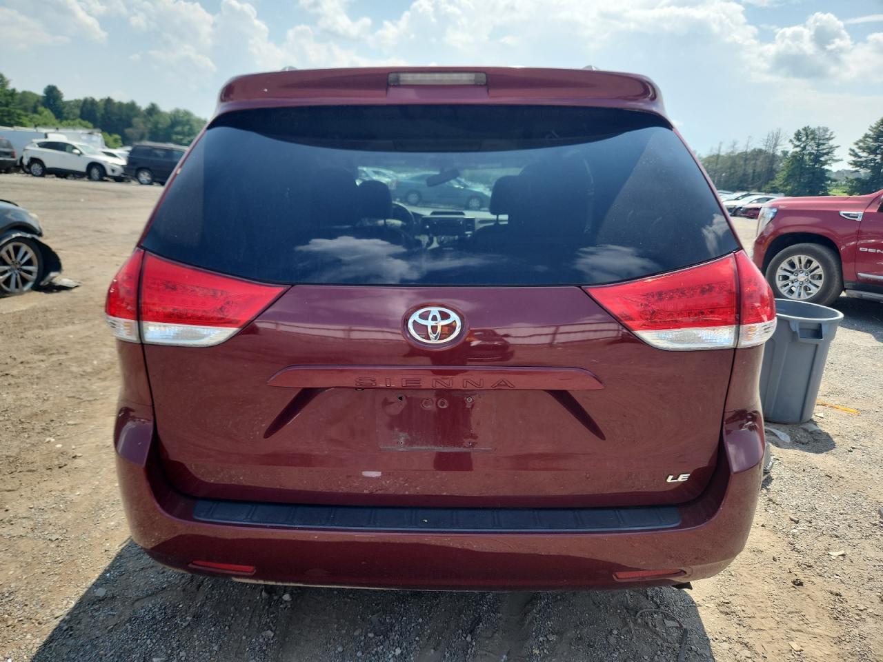 2011 Toyota Sienna le