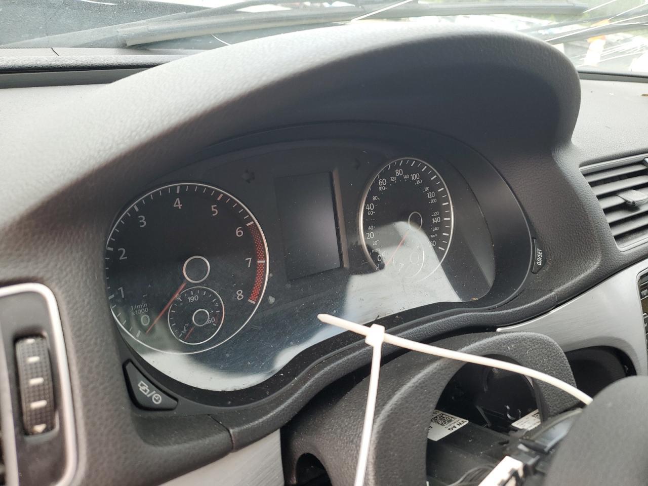 2013 Volkswagen Passat se
