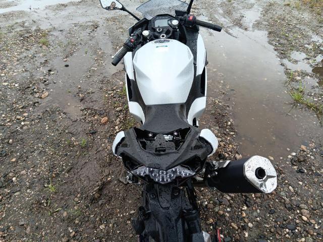 2025 Kawasaki EX500 H