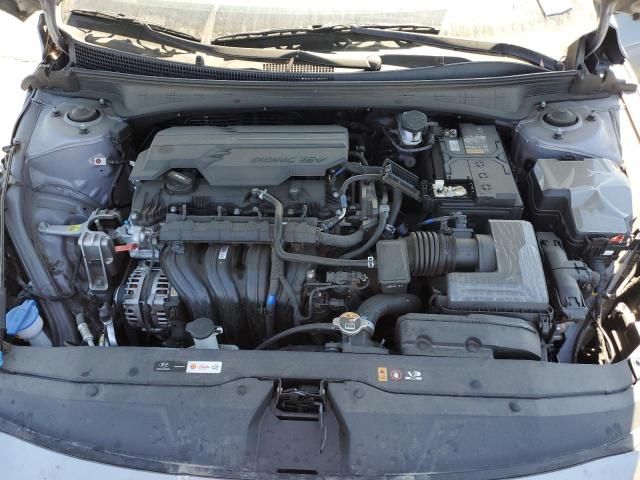 2023 Hyundai Elantra se