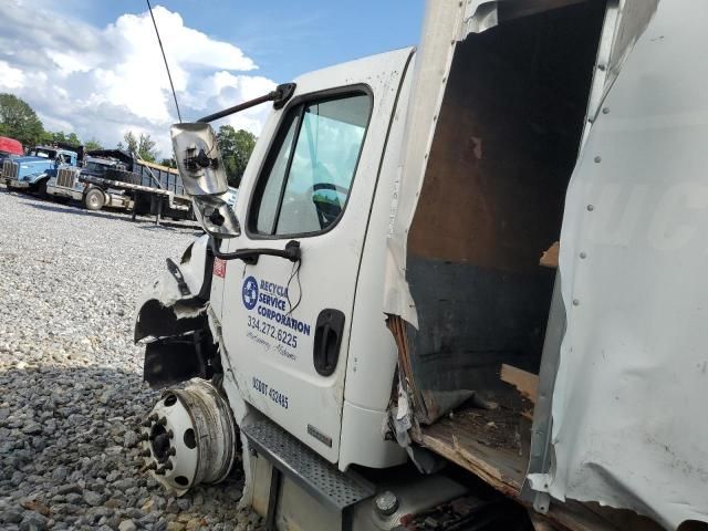 2007 Freightliner M2 106 MED-Trucks