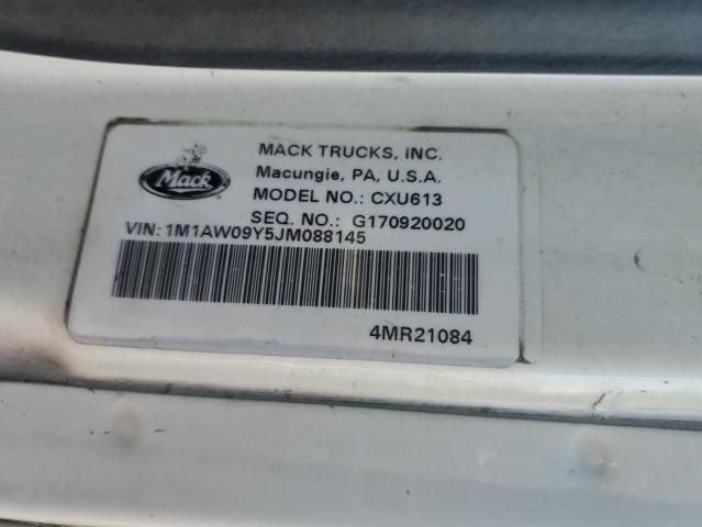 2018 Mack CXU613 Semi Truck