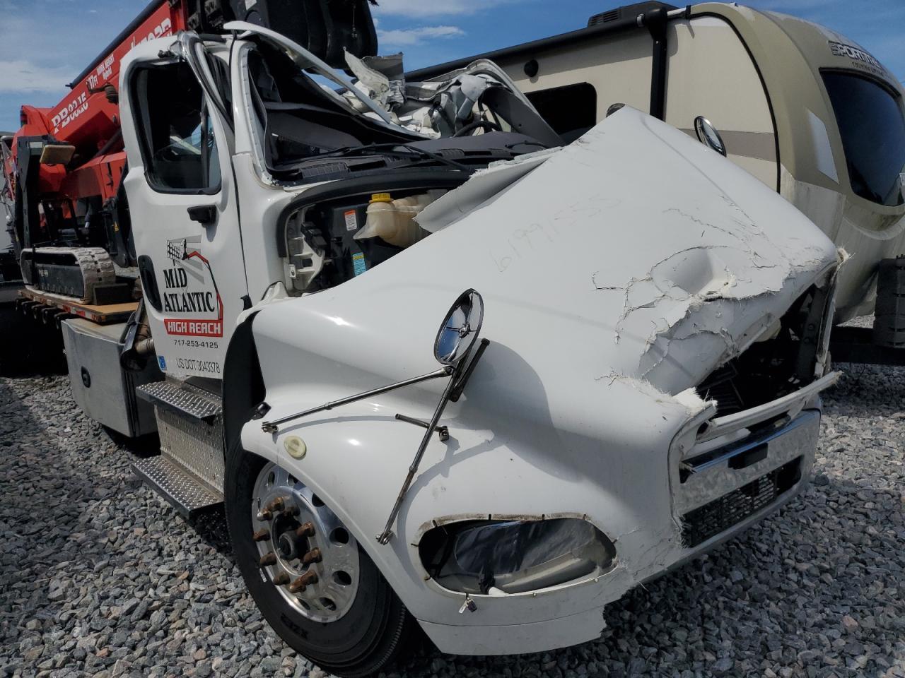 2019 Freigliner 2019 Freightliner Business Class M2 Flatbed Truckw