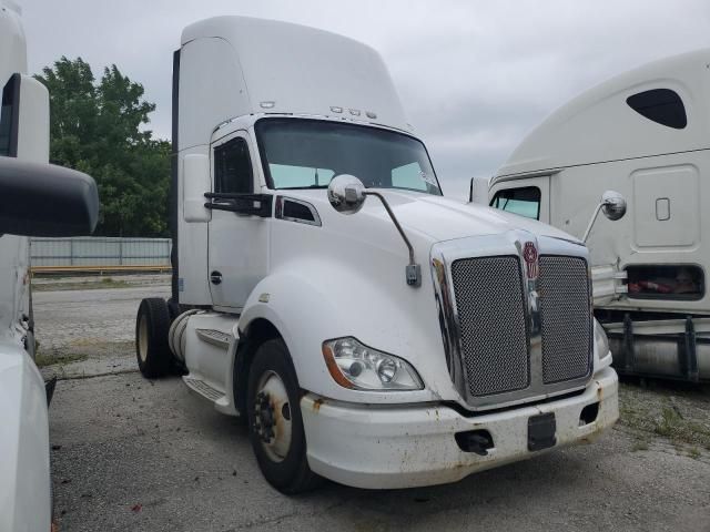 2014 Kenworth T680 Semi Truck